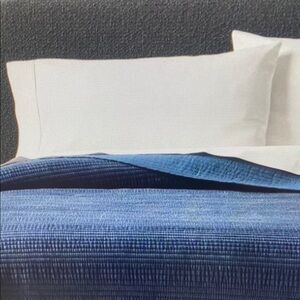 NWT Full/Queen Ruched Velvet Quilt Blue - Threshold